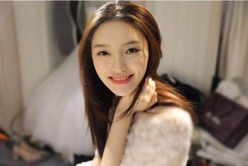 女主穿到娱乐圈吃瓜文,女主的吃瓜日常  第1张